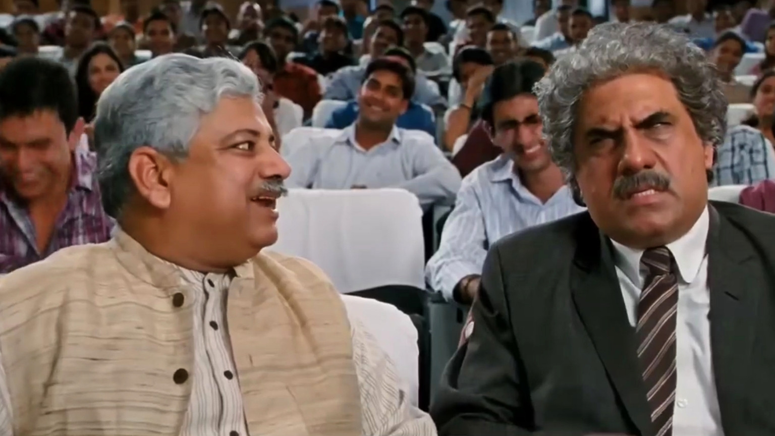 Kaisi Apmanjanak Baatein Kar Raha Hai Ladka Ye Blank Meme Download & Generator