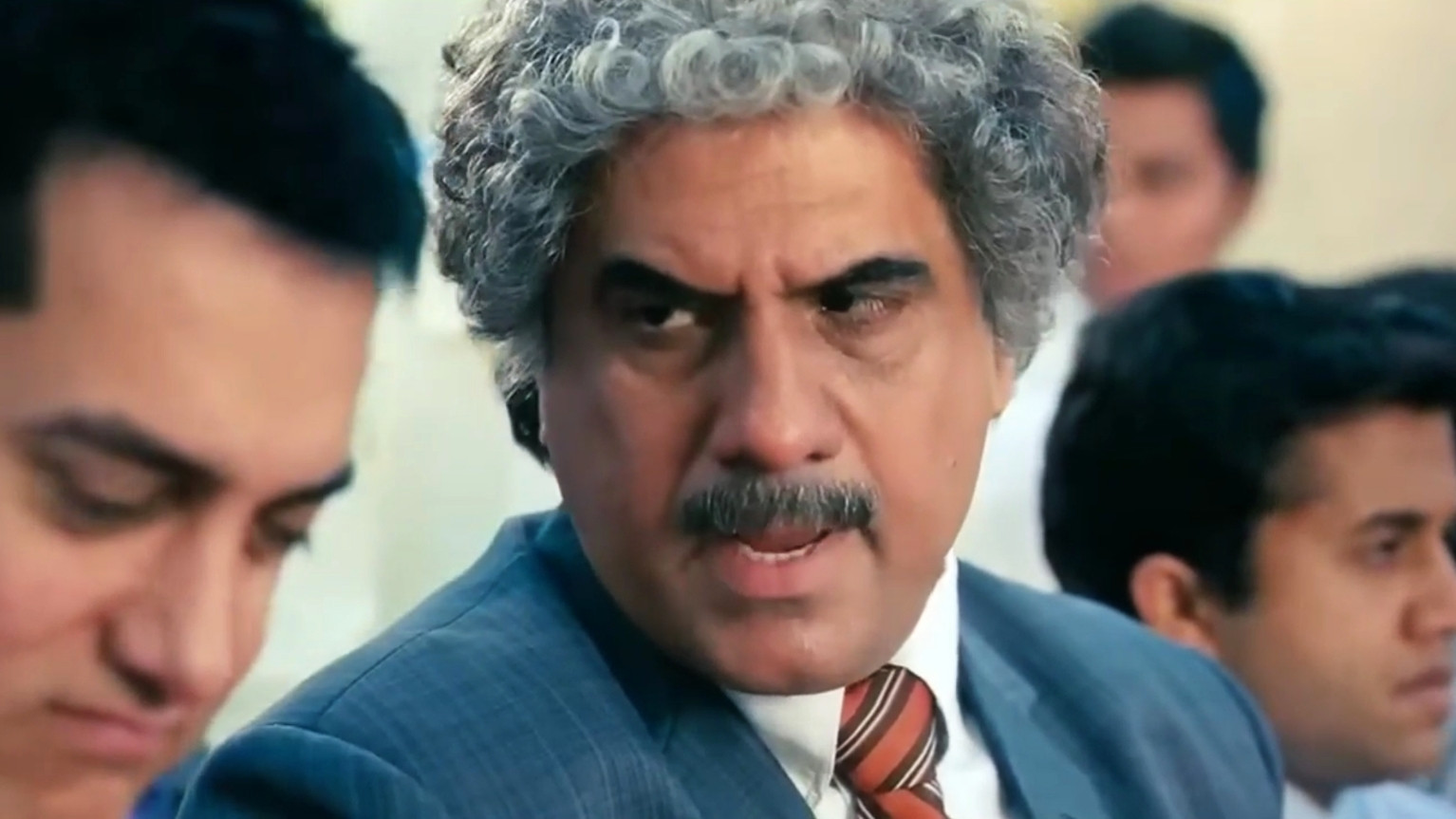 Tumhare Pass Koi Behtar Upay Hai? Blank Meme Download & Generator