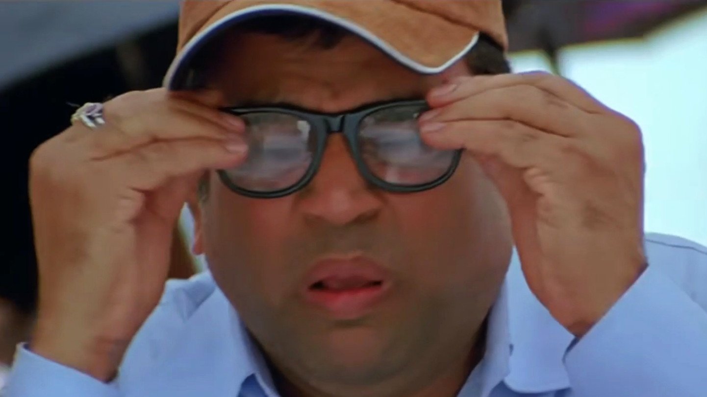 Mere Ko Kuch Dikh Nahi Raha Iss Me Blank Meme Template & Generator