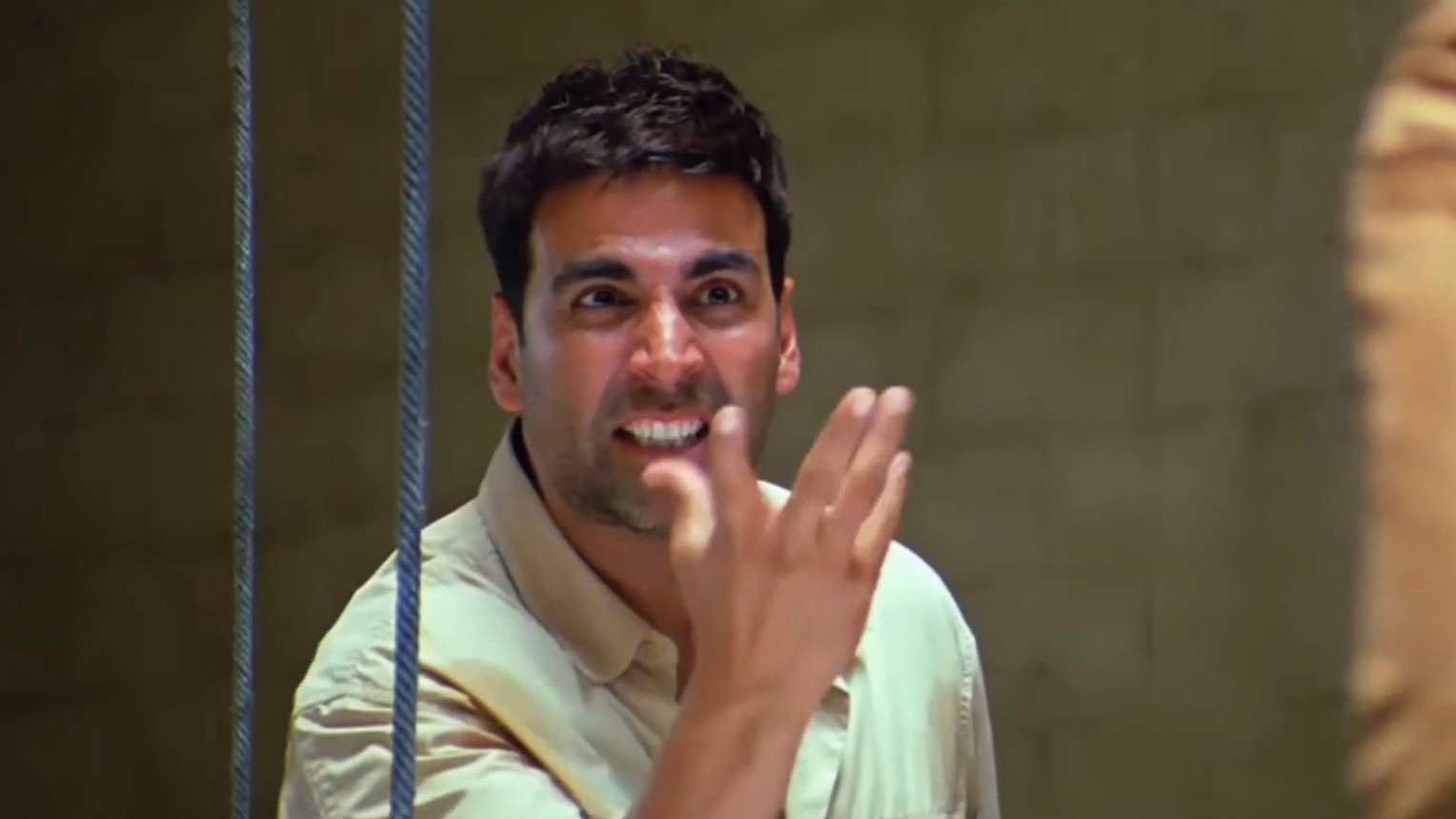 Shakal Dekho Kitni Bholi Hai Blank Meme Template & Generator