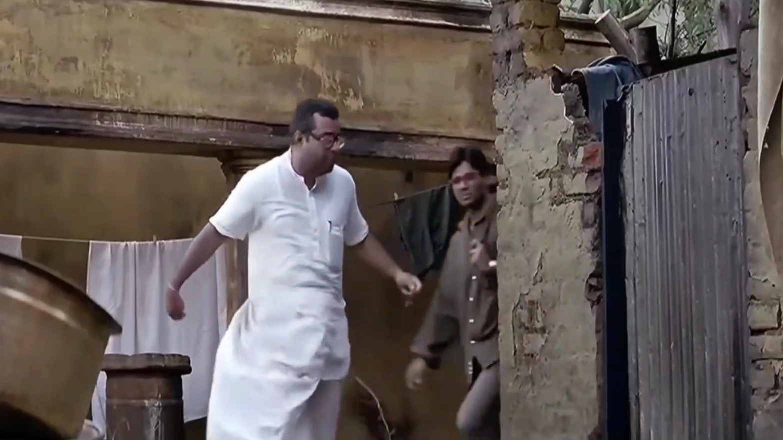 Aaja Sandas Dikhata Hu Aa Blank Meme Download & Generator