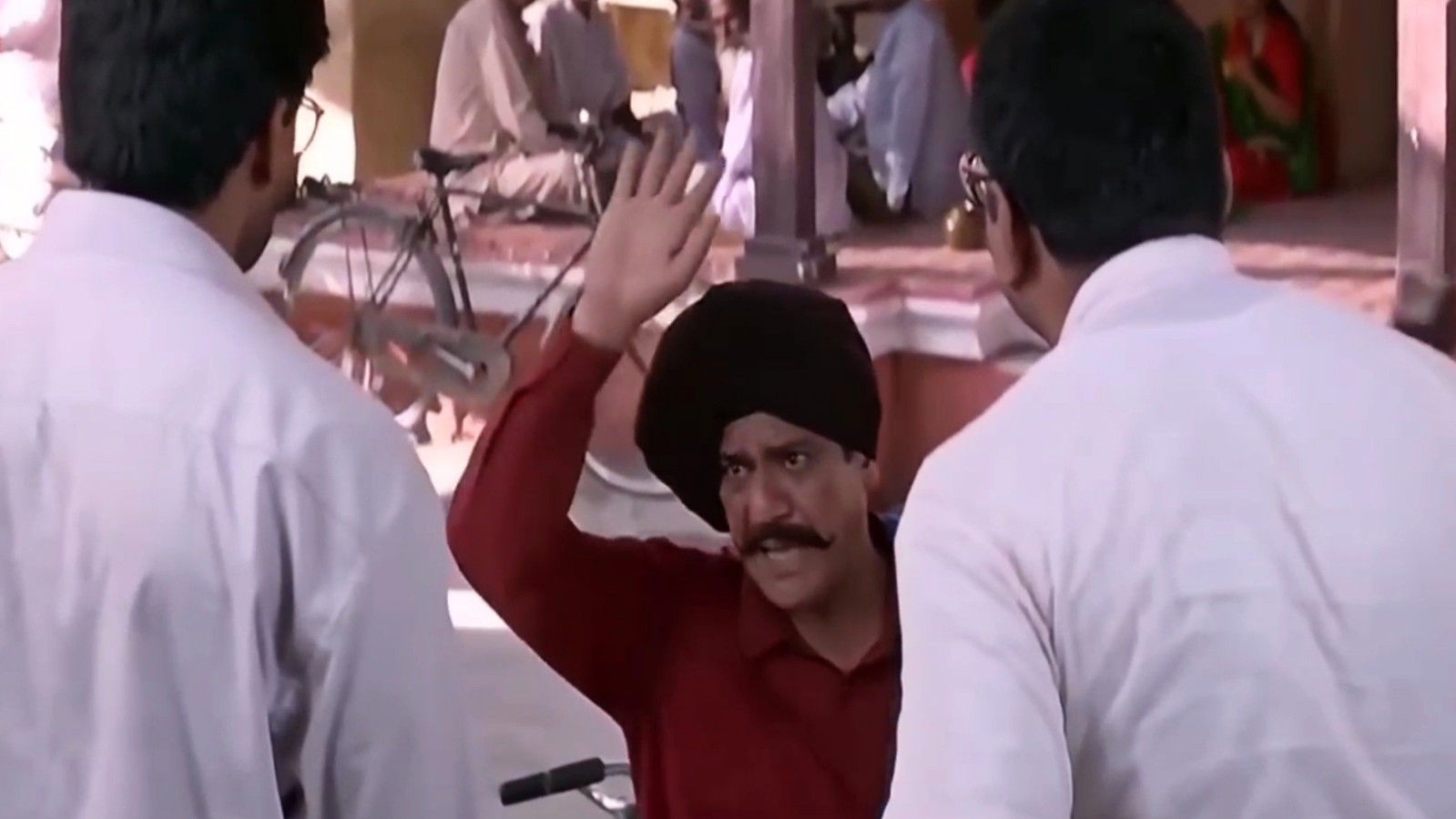 Main Akela Nahi Aaunga, 4-5 Aadmi Lekar Aaunga Blank Meme Download & Generator