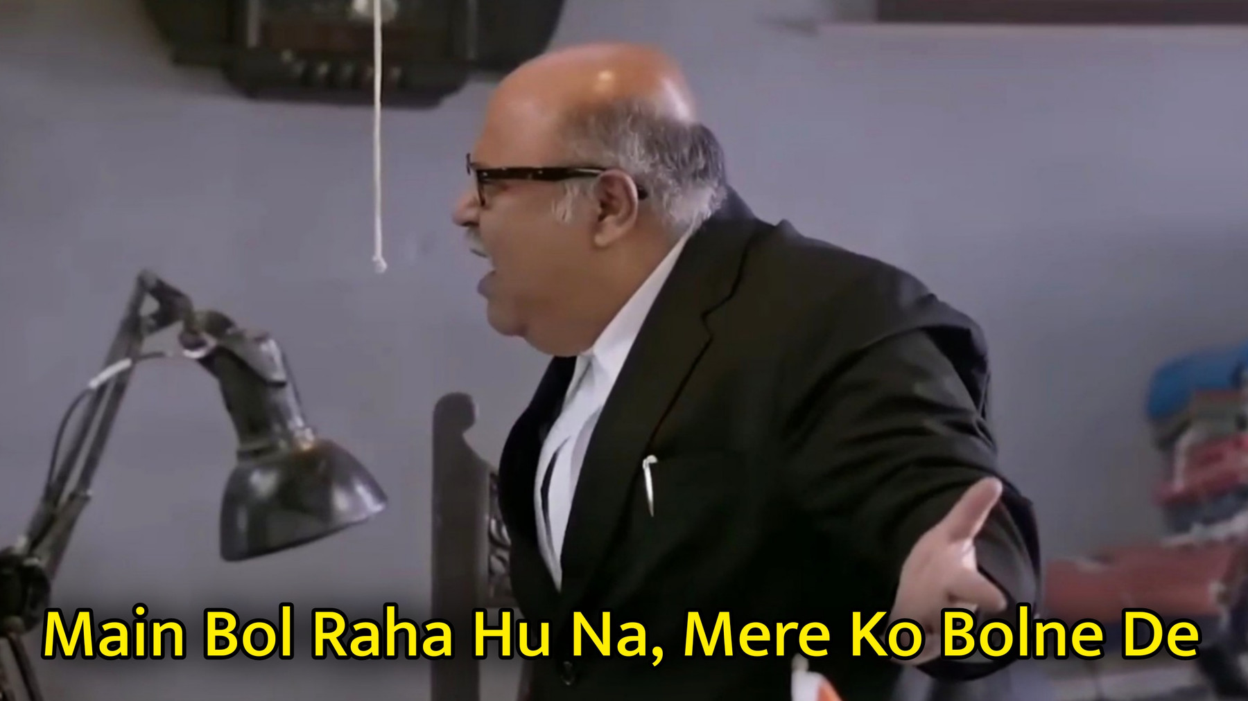 Main Bol Raha Hu Na, Mere Ko Bolne De Meme Template