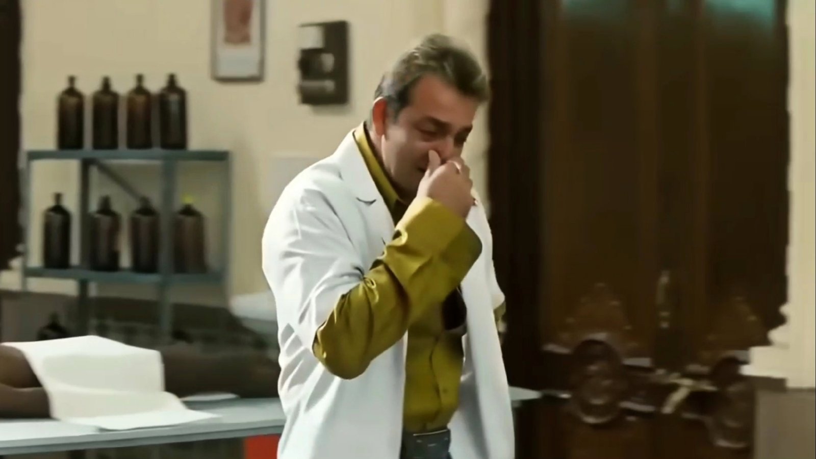Bahut Baas Maar Raha Hai Blank Meme Template