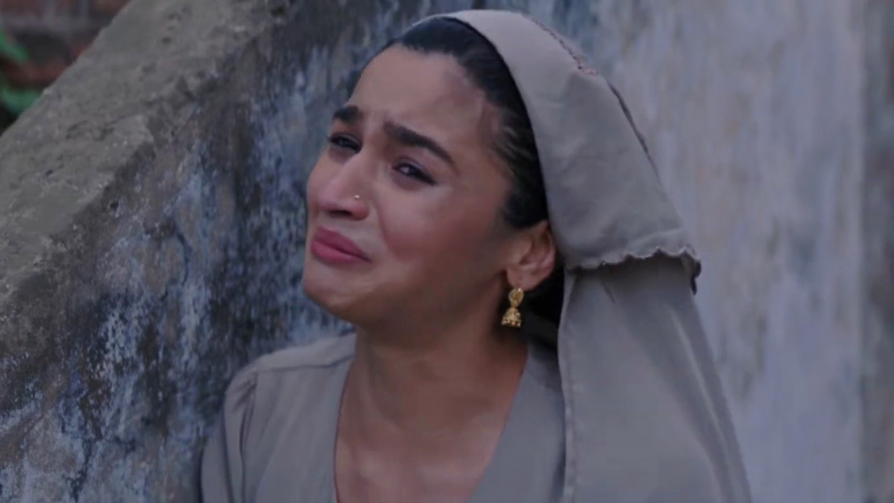 Mujhe Apne Ghar Jaana Hai Alia Bhatt Blank Meme Download & Generator