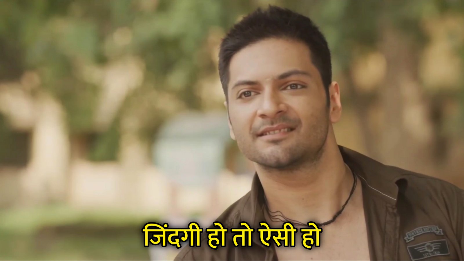 Zindagi Ho To Aisi Ho Hindi Template & Meme Generator