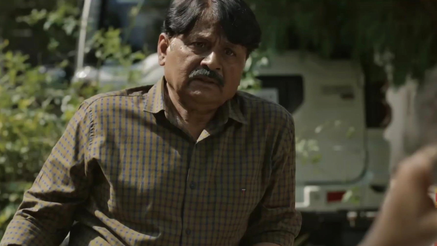Aage Ek Bhi Apshabd Kaha Na, To Humse Bura koi Nahi Hoga Blank Meme Template & Generator