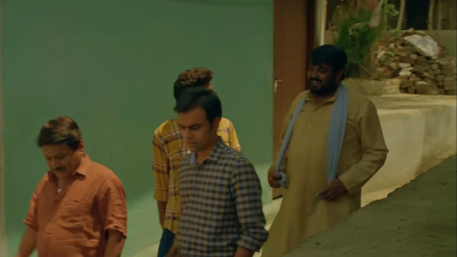 Arey Pani Mila Lenge Aur Kya Blank Meme Template & Generator