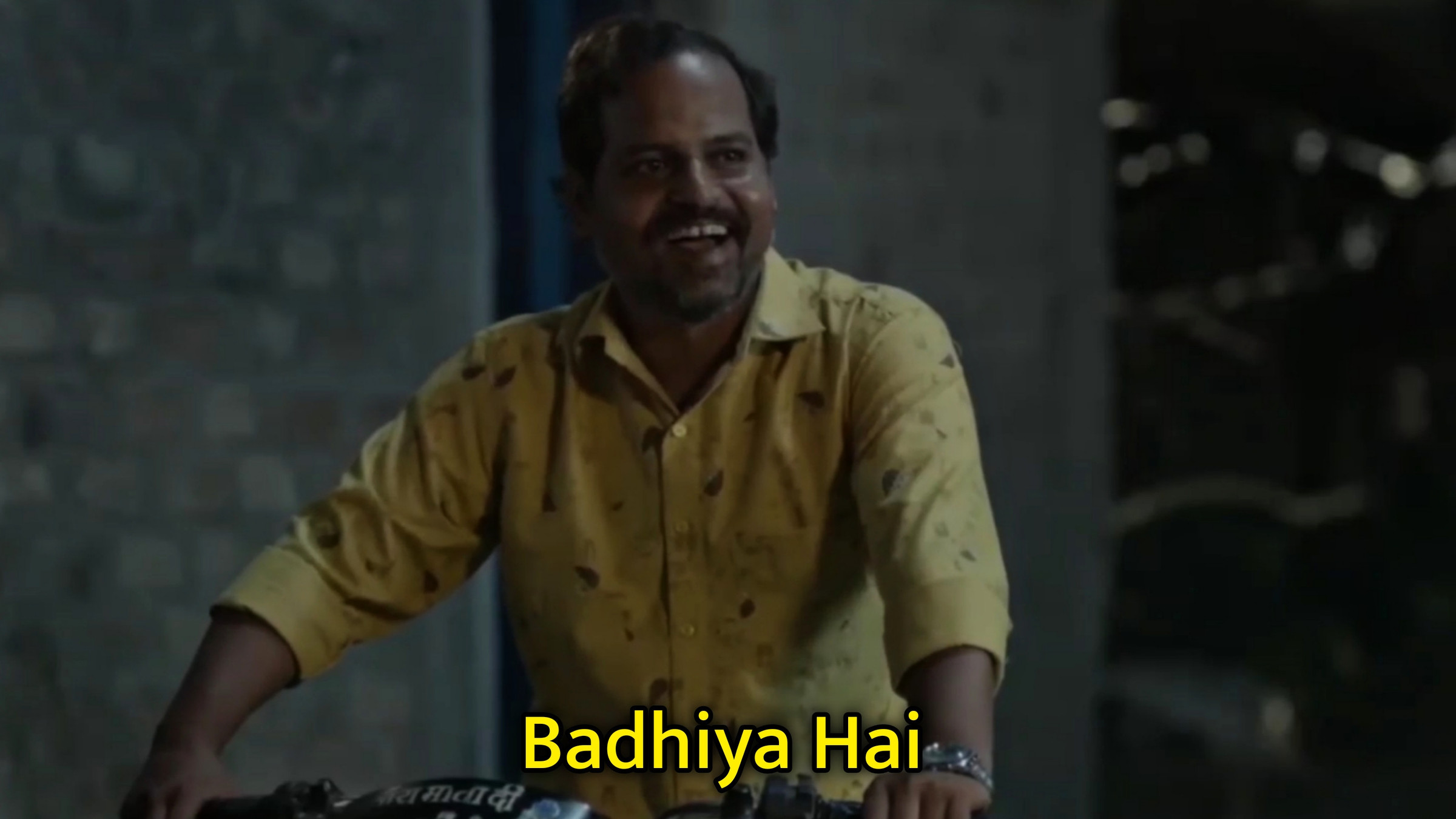 Badhiya Hai Meme Template