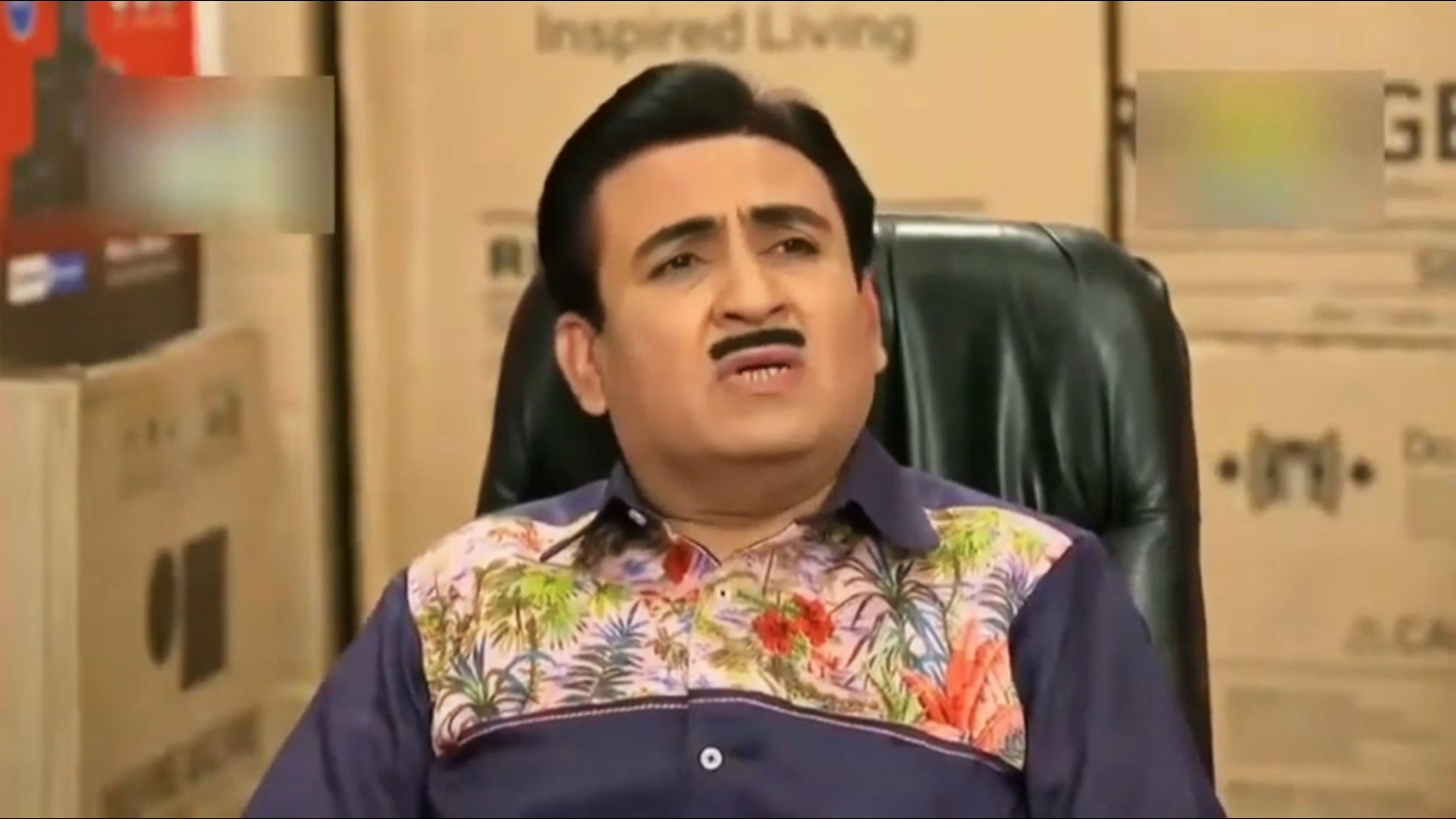 Gaon Jane Se Pehle, Main Tum Teenon Ko Thikane Laga Ke Jaunga Blank Meme Template