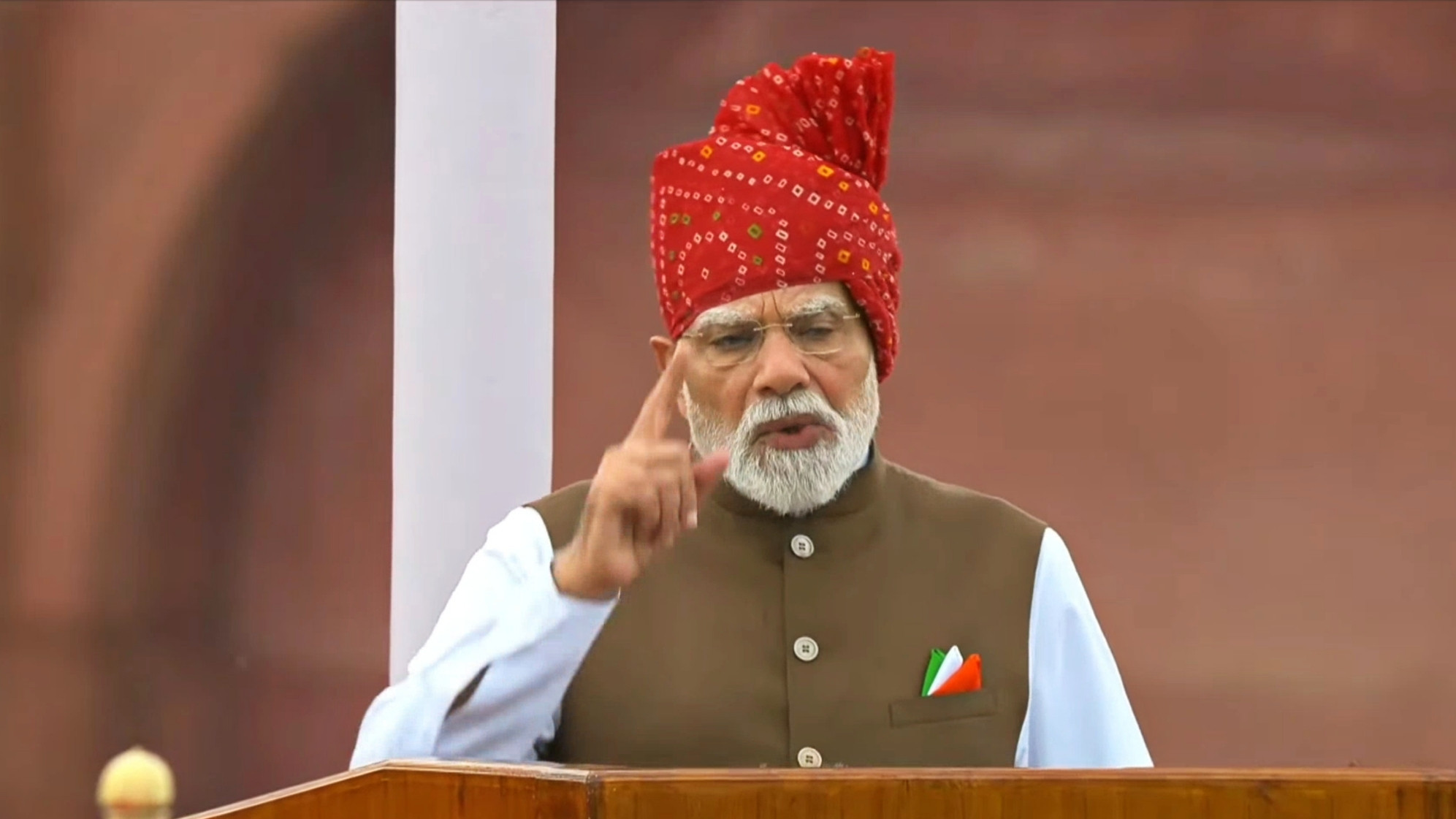Uske Liye Aatmvishwas Ki Jarurat Hoti Hai Blank Meme Download & Generator