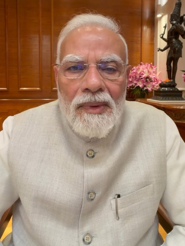 Ye Gumraah Bacche Hai, Inhe Raah Dikhana Hamara Kaam Hai Blank Meme Template & Generator