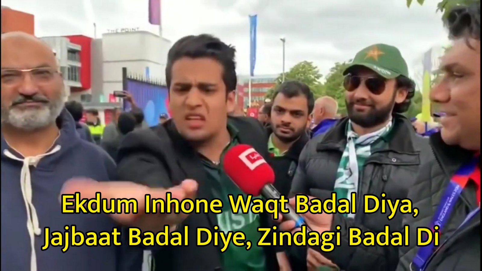 Ekdum Inhone Waqt Badal Diya Jajbaat Badal Diye Meme Template