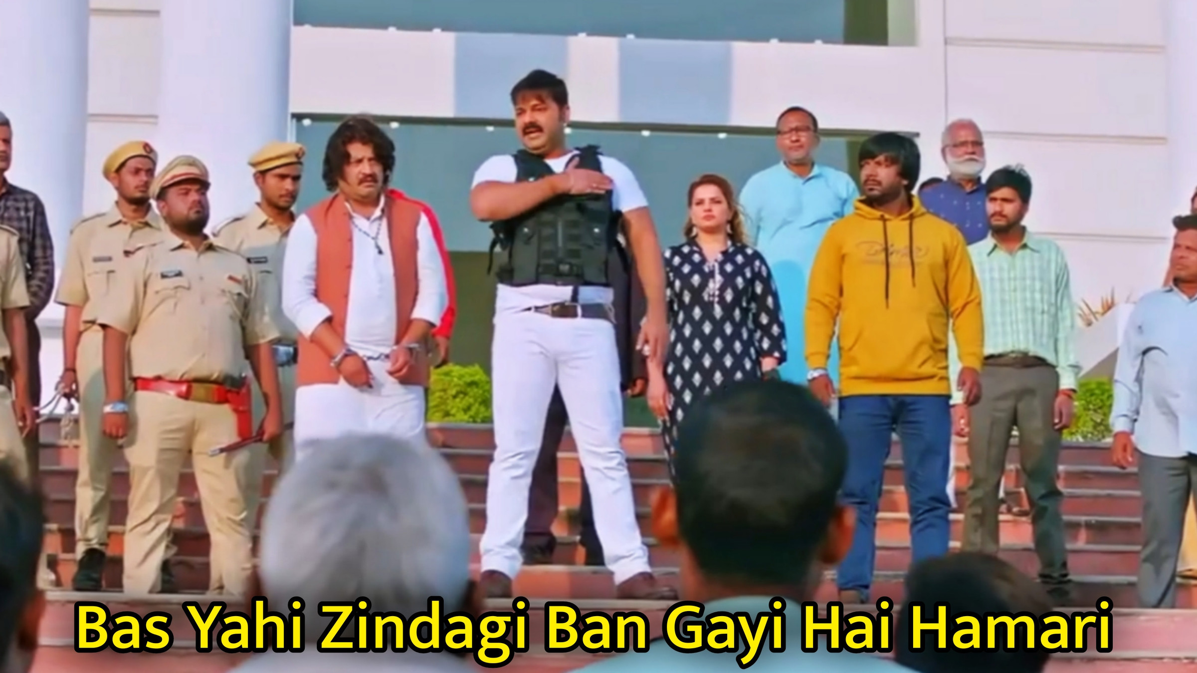 Bas Yahi Zindagi Ban Gayi Hai Hamari Meme Template