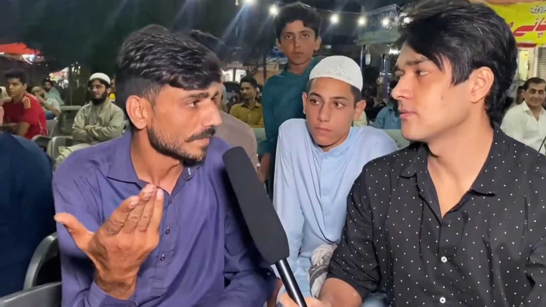 Main Gali Nahi De Sakta Family Dekhti Hai Blank Meme Download & Generator