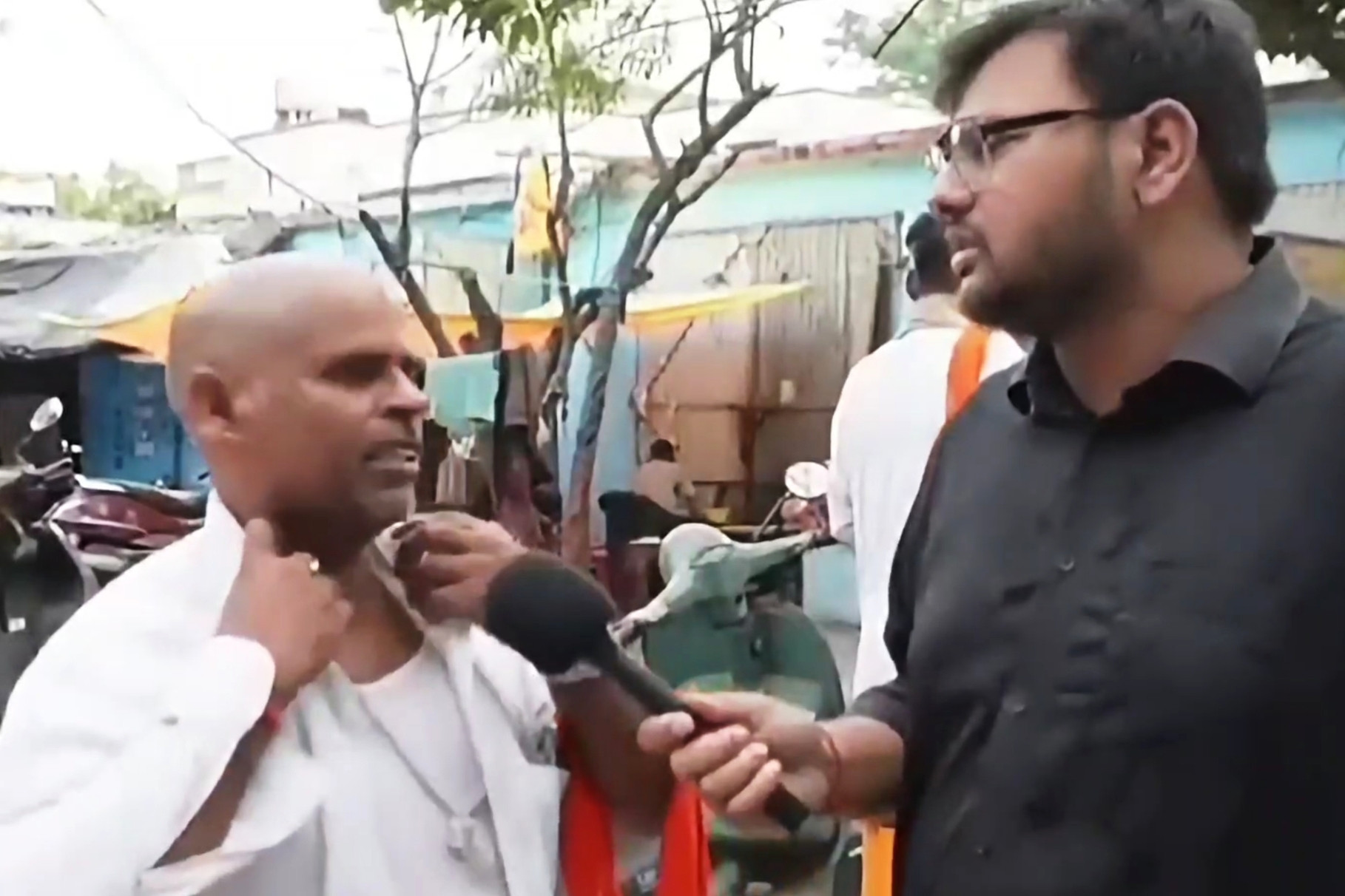 Puri Raat Kitne Baje Tak Aapko Mara Gaya Full Meme Template