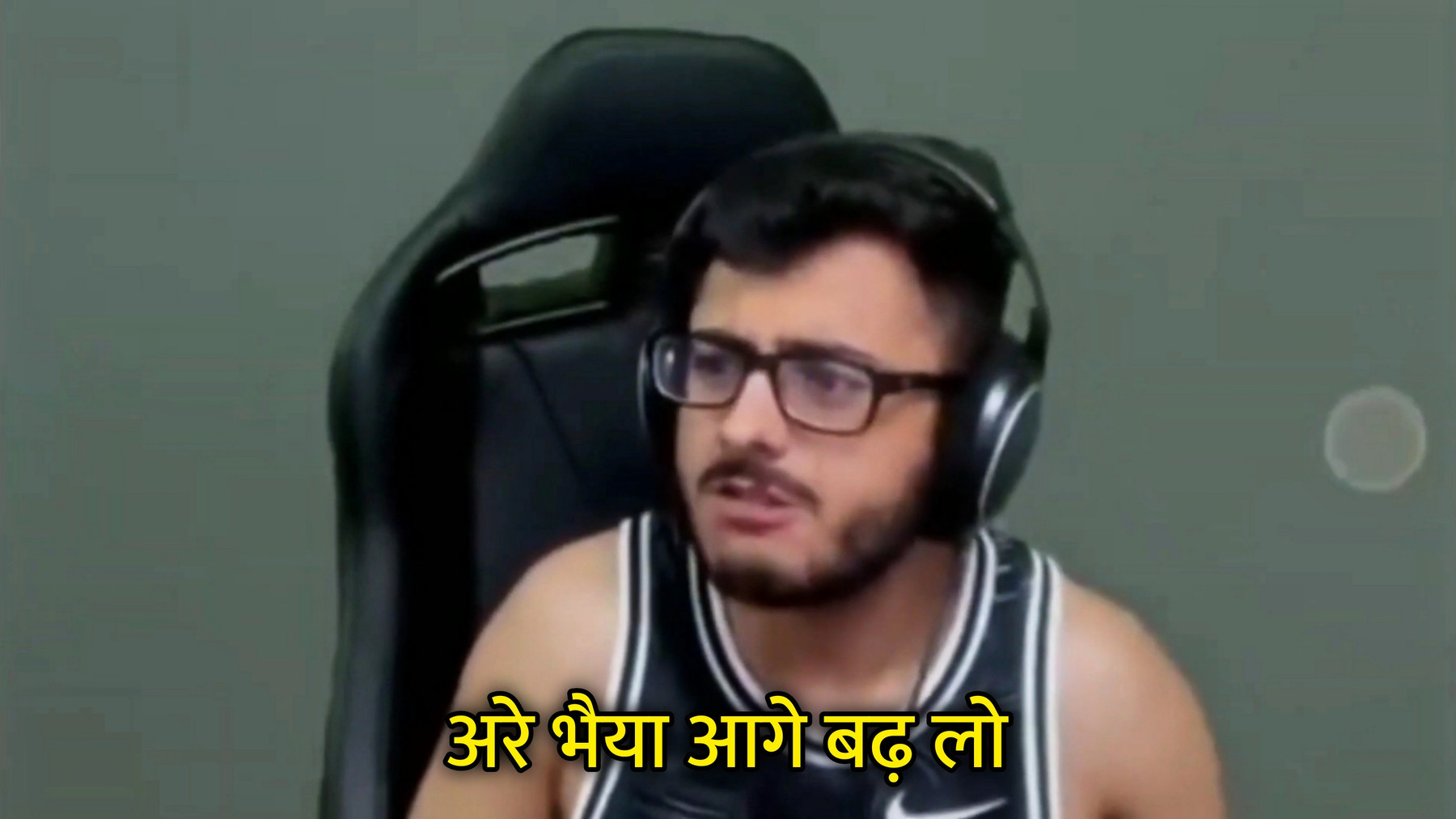 Arey Bhaiya Aage Badh Lo Hindi Meme Template Image