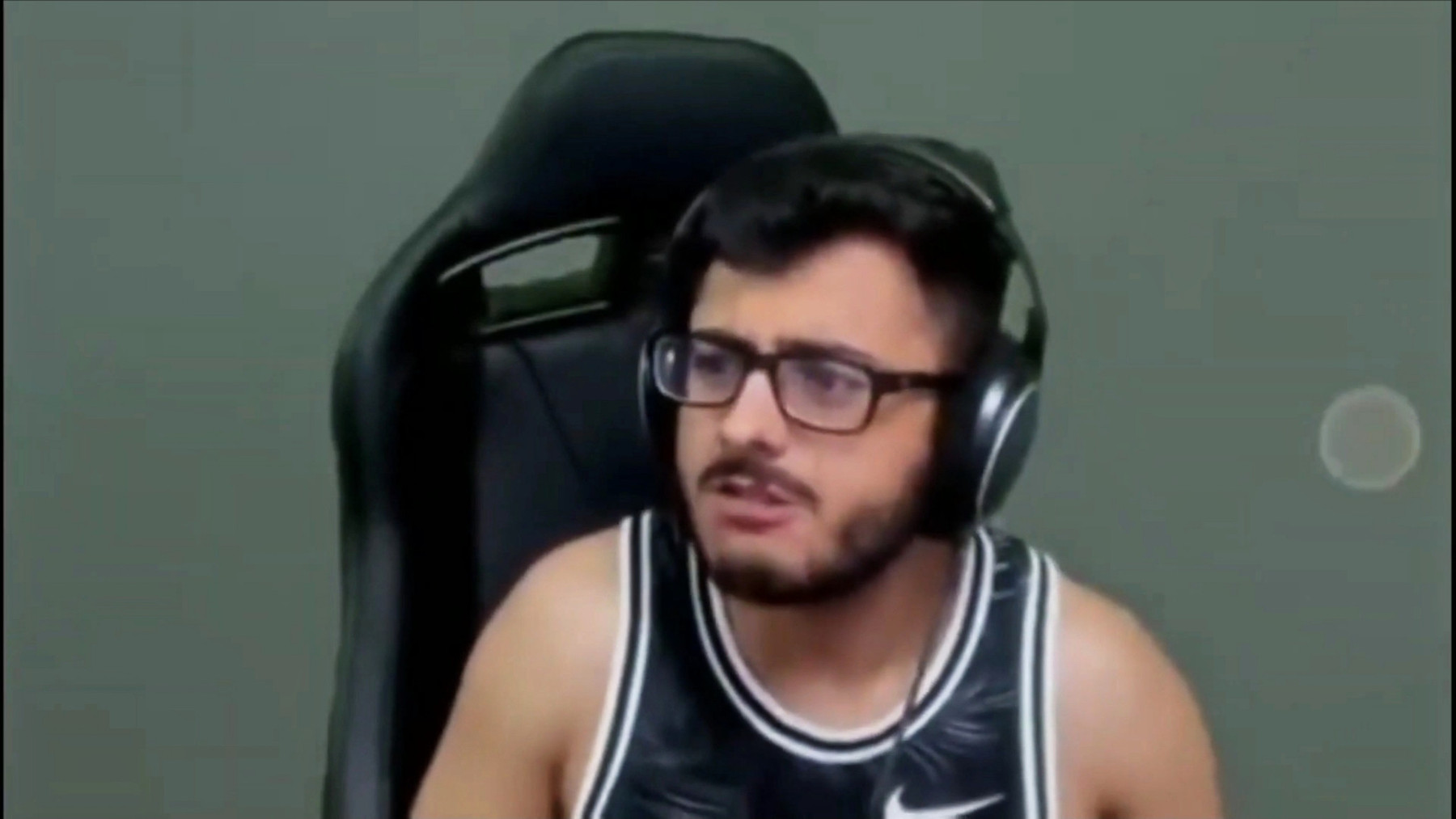 Arey Bhaiya Aage Badh Lo Blank Meme Template