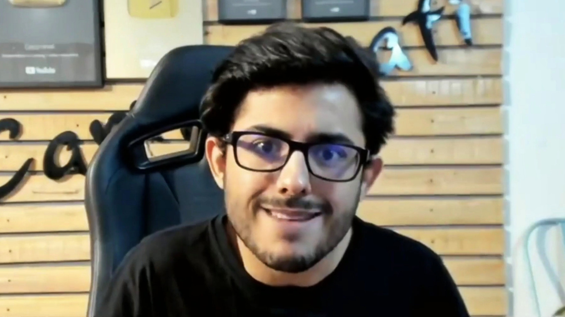 Bahut Tez Ho Rahe Ho? CarryMinati Blank Meme Template
