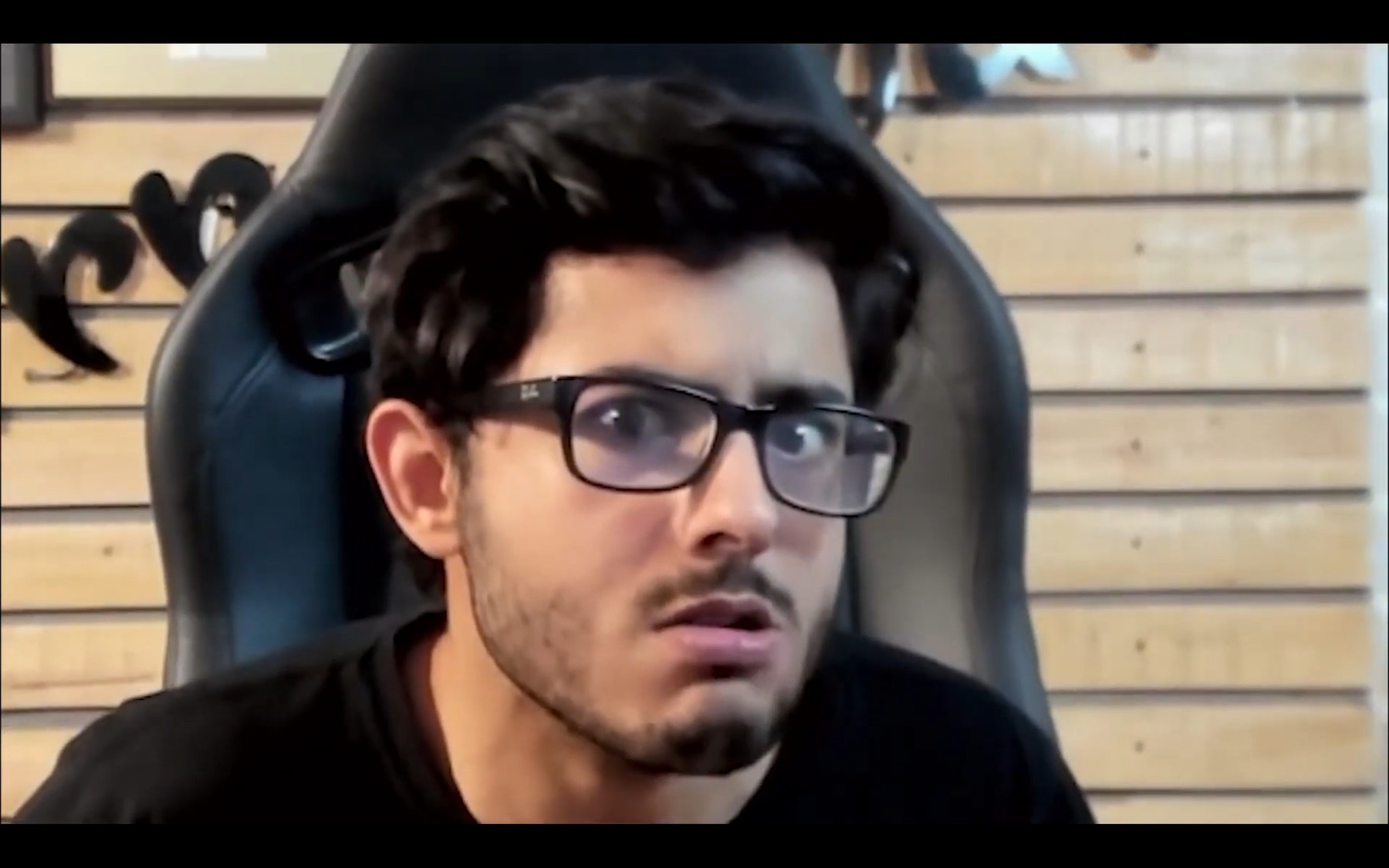 CarryMinati Lekin Ek Second Blank Meme Template