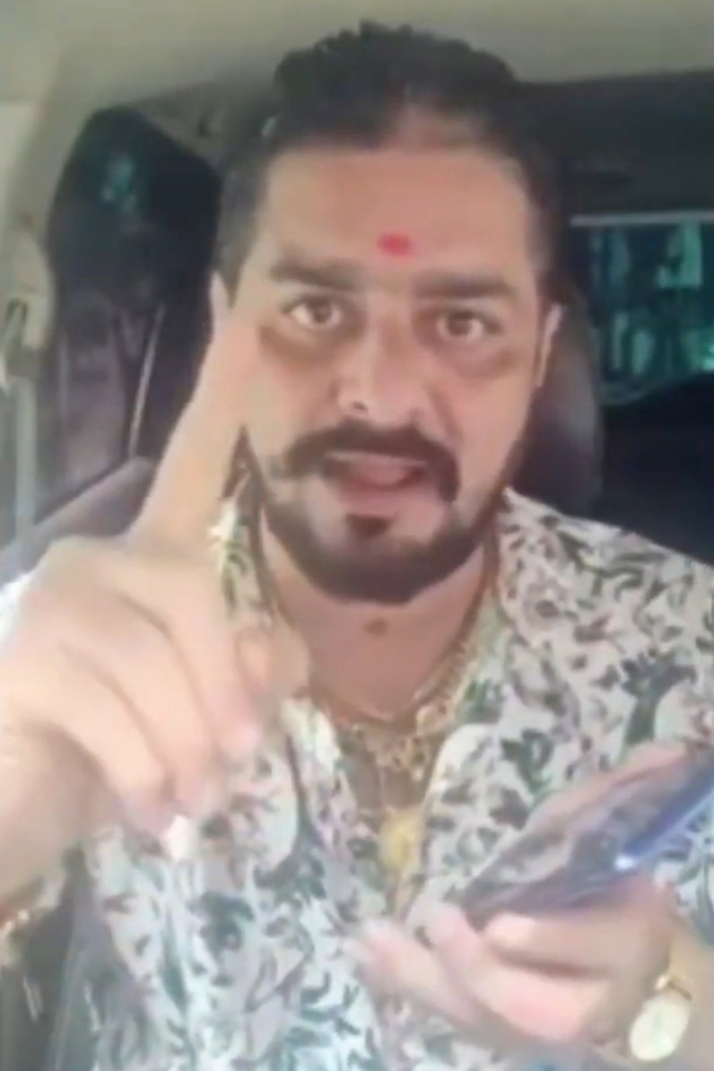 Ruko Zara Sabar Karo Full Meme Template