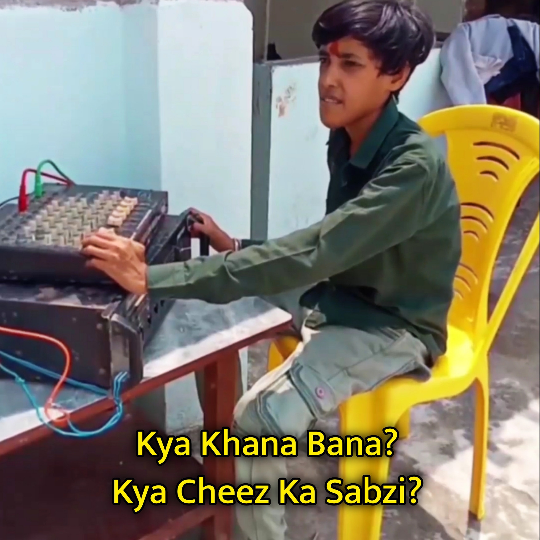 Kya Khana Bana? Kya Cheez Ka Sabzi? Meme Template